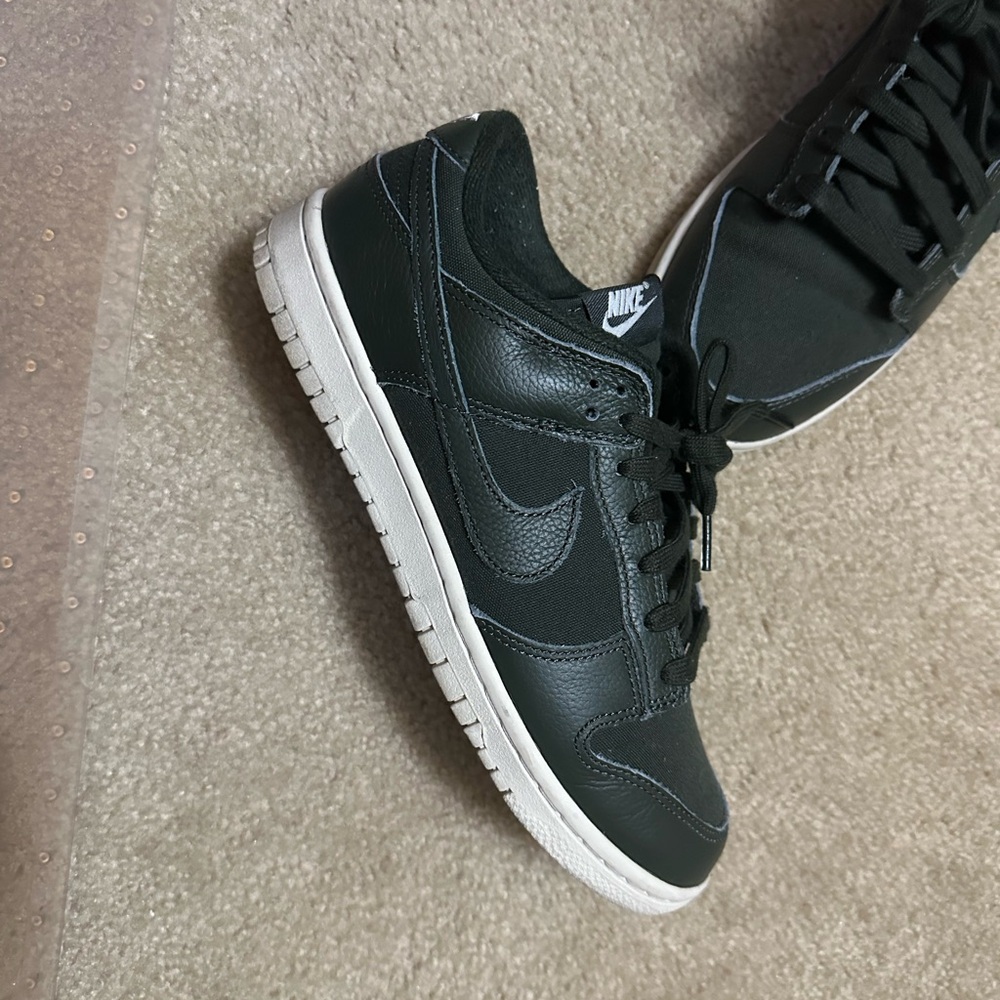 Nike Men's Dark Green Sneakers